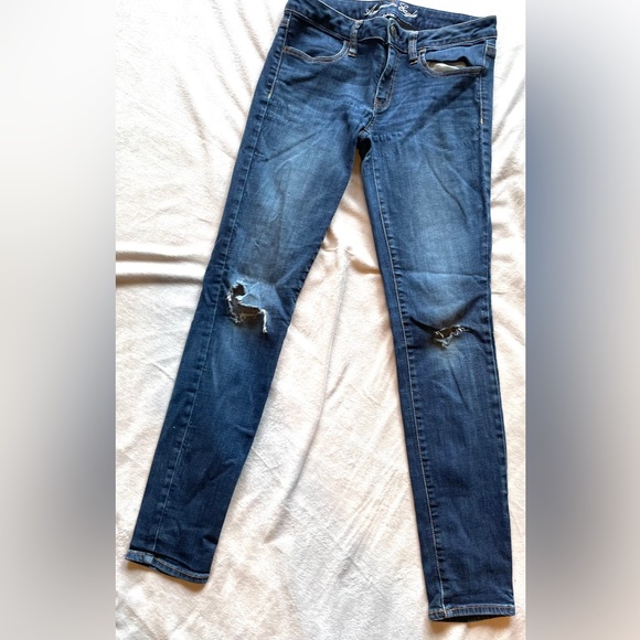 American Eagle woman’s denim jegging - size 8 -smoke free house -great condition - Picture 2 of 5